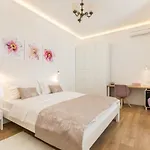 Gasthuis Luxury In The Center Of - Maniva 3*