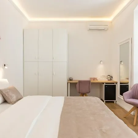 Luxury In The Center Of - Maniva Vendégház 4*