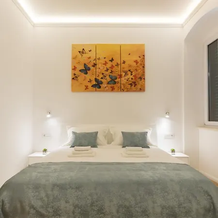 Luxury In The Center Of - Maniva