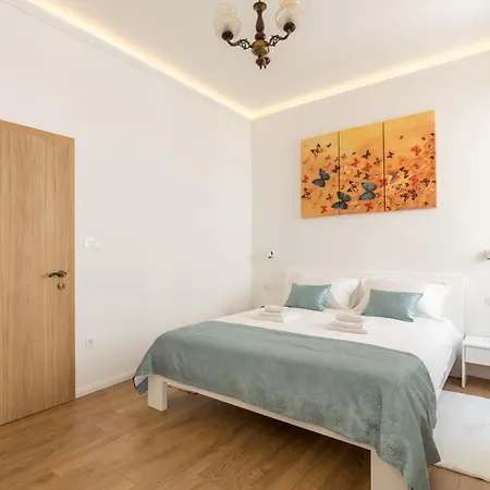 Luxury In The Center Of - Maniva 4*