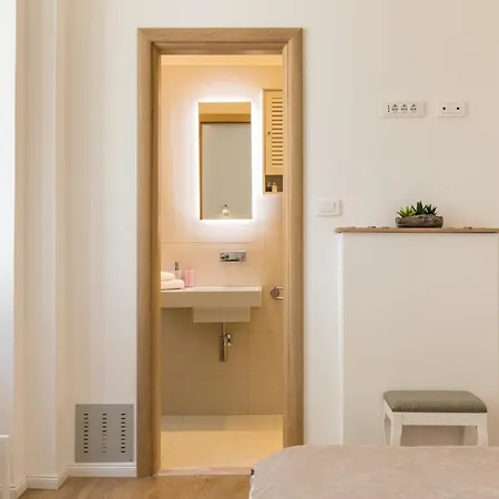 Konukevi Luxury In The Center Of - Maniva 3*