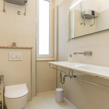 Konukevi Luxury In The Center Of - Maniva